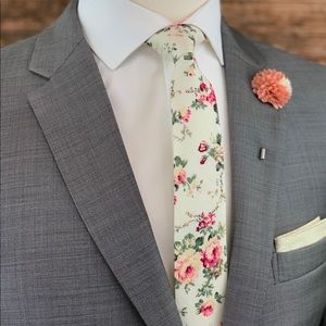 Men’s Cream & Blush Pink Floral Slim Necktie
